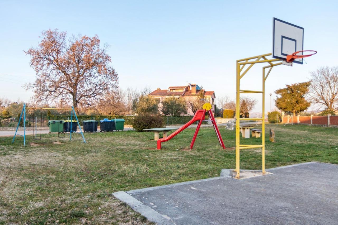 Apartment Greta Лабин Екстериор снимка