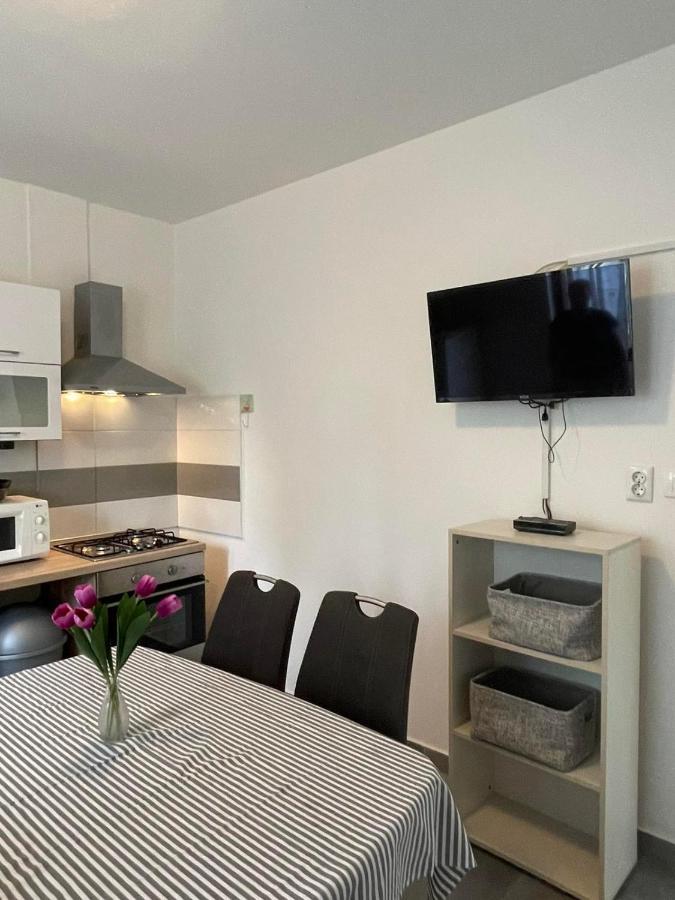 Apartment Greta Лабин Екстериор снимка